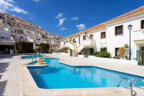 SeaEscape with ocean, King size bed, Wifi, Smart Tv, free parking 2 pools access